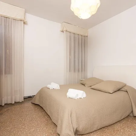 - S. Samuele ונציה